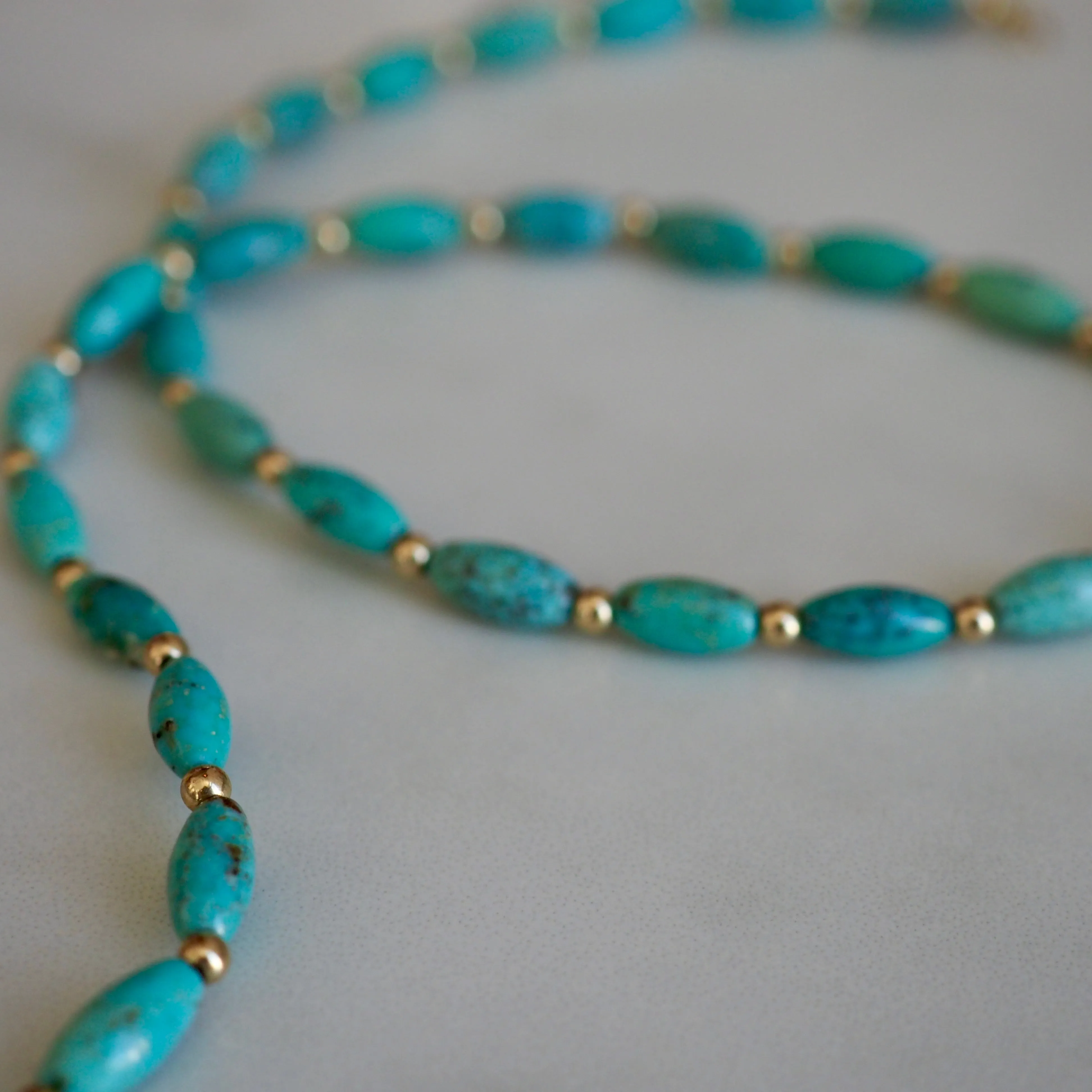 FIA TURQUIOSE BEADED NECKLACE