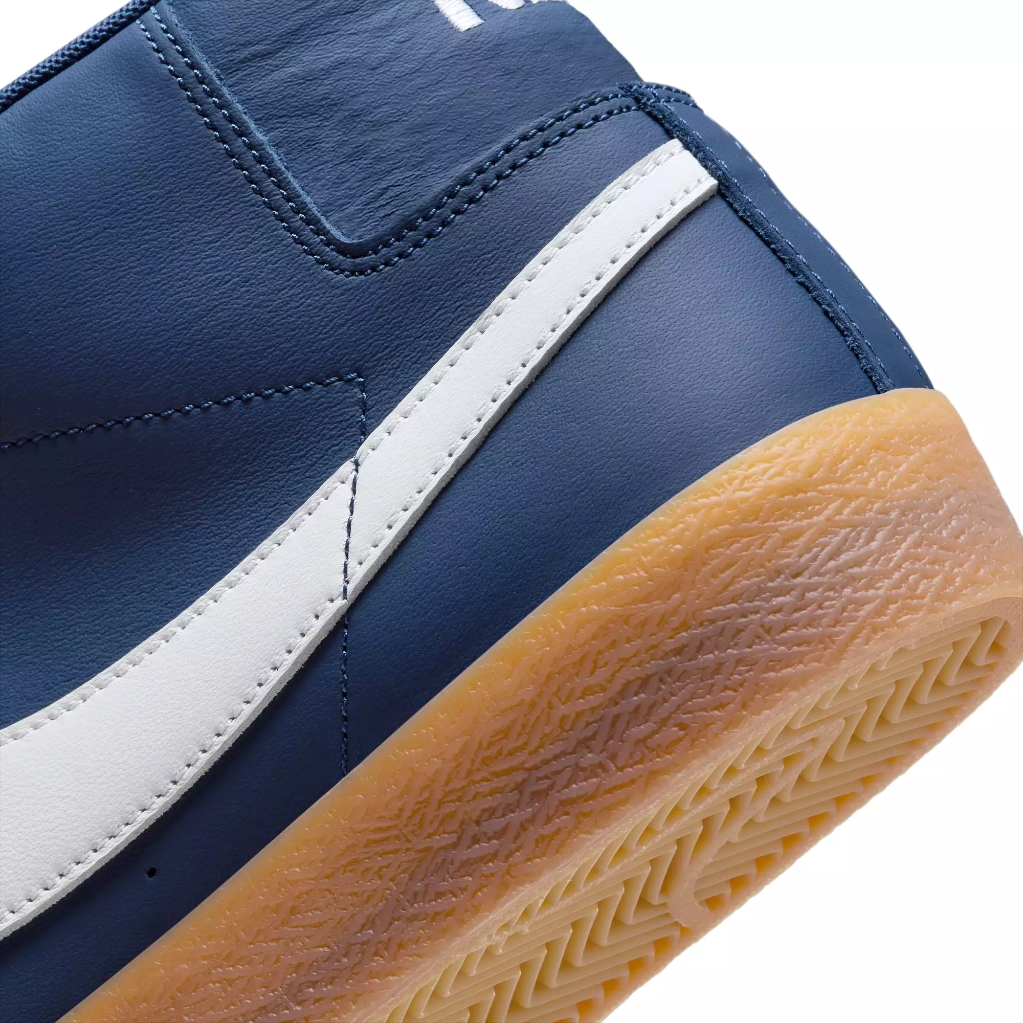 Nike SB Zoom Blazer Mid - Navy/White-Navy Gum Lt. Brown