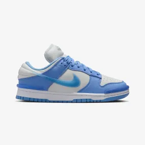 WMN'S DUNK LOW TWIST 'PHOTON DUST/UNIVERSITY BLUE-WHITE'